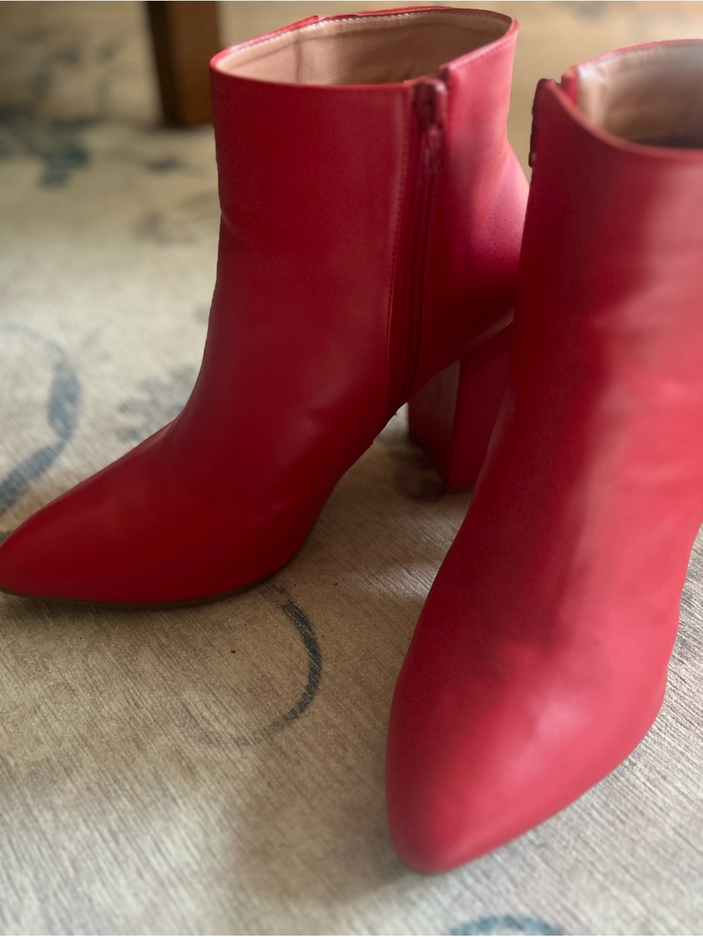 Women's Red Pointed Toe Ankle Boots NWOT - 8 - Picture 3 of 9